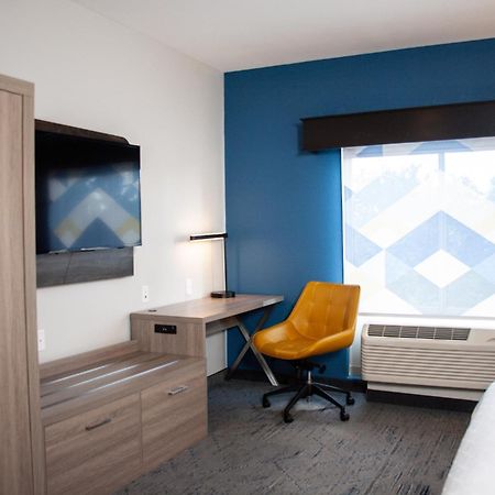 Holiday Inn Express & Suites Overland Park By Ihg Luaran gambar