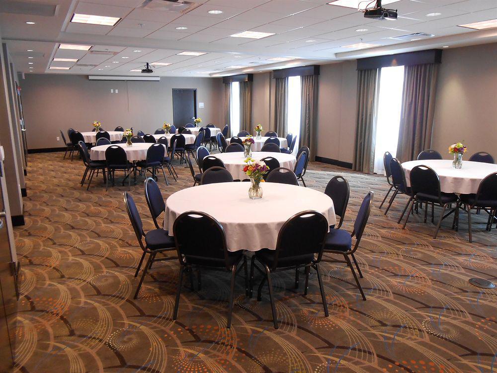 Holiday Inn Express & Suites Overland Park By Ihg Luaran gambar