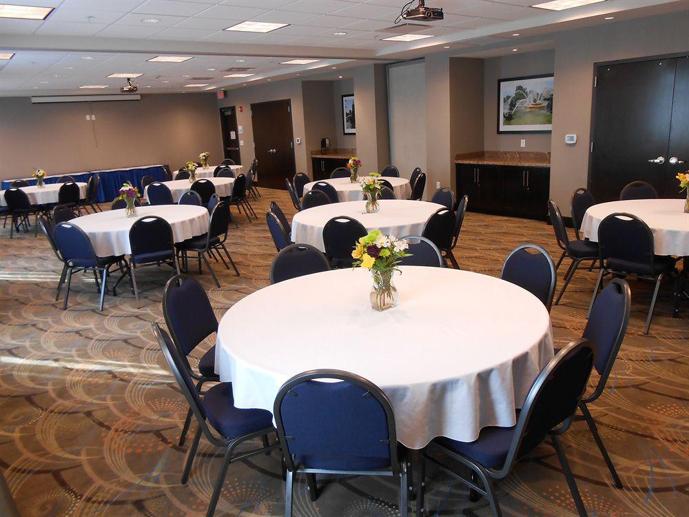 Holiday Inn Express & Suites Overland Park By Ihg Luaran gambar
