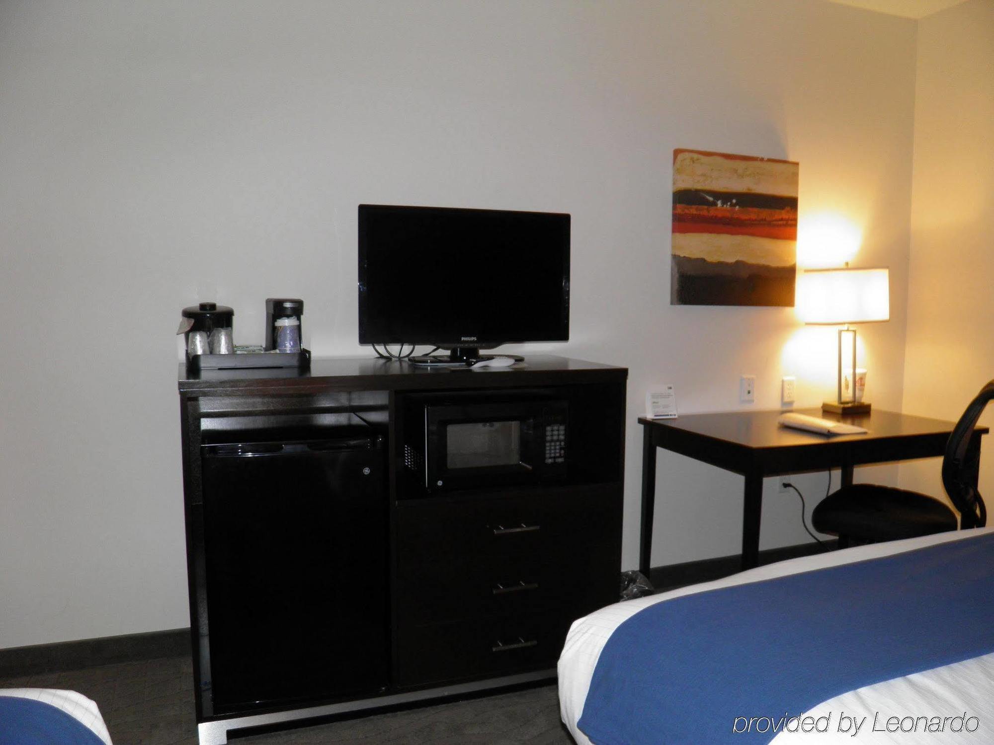 Holiday Inn Express & Suites Overland Park By Ihg Luaran gambar