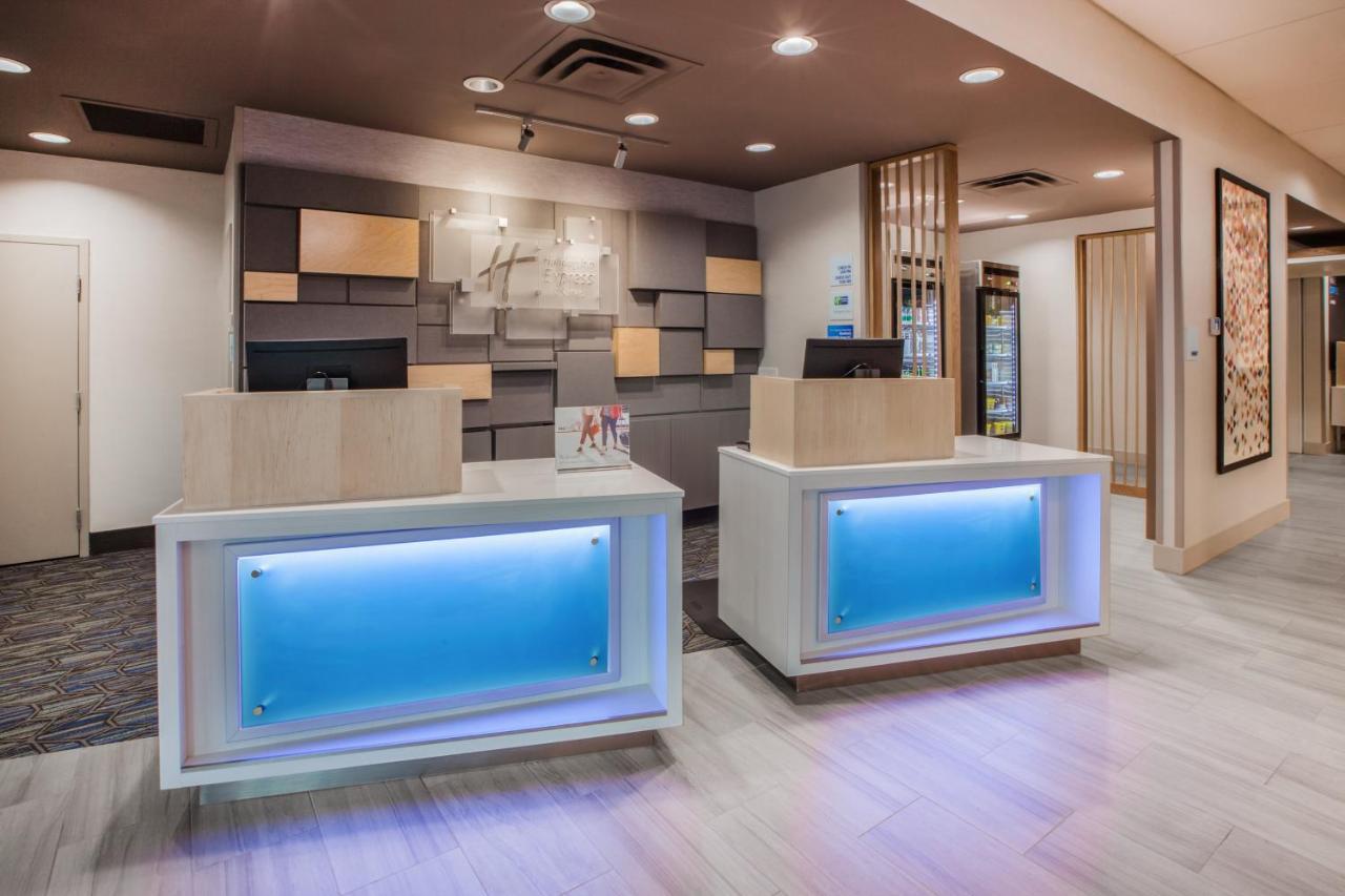 Holiday Inn Express & Suites Overland Park By Ihg Luaran gambar