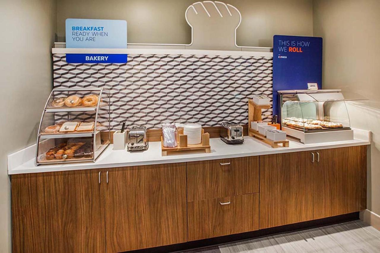 Holiday Inn Express & Suites Overland Park By Ihg Luaran gambar